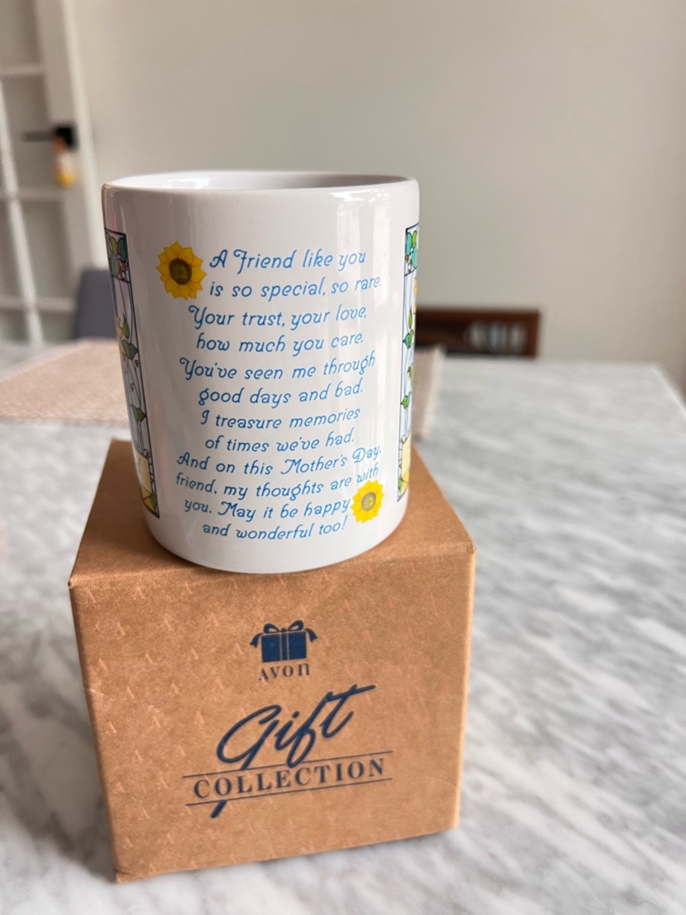 Vintage Avon 'To My Friend' Sunflower Mug - Picture 2 of 5